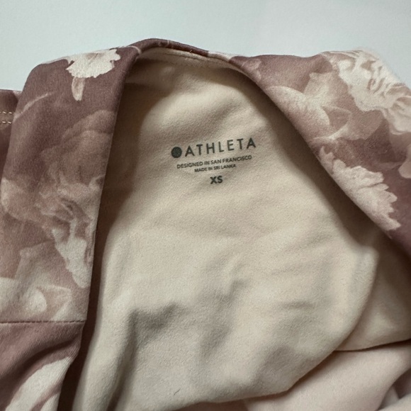 Athleta Floral Crop Top in Mauve and Cream - Picture 3 of 3